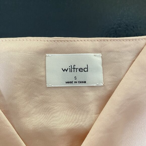 Aritzia Wilfred Verso Camisole Size Small Silky Satin Cropped Ruched Top V Neck - Picture 7 of 12